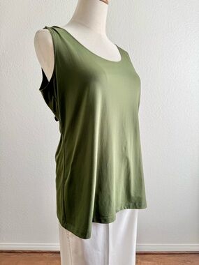 Everyday Olive Scoop Neck Tank Top - Women